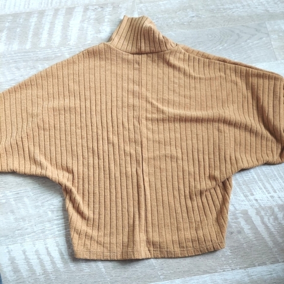 Ces Femme Cute Funnel Neck Sweater - Picture 5 of 13